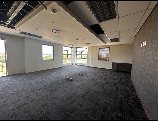 432M² OFFICE TO LET IN ECO PARK ESTATE